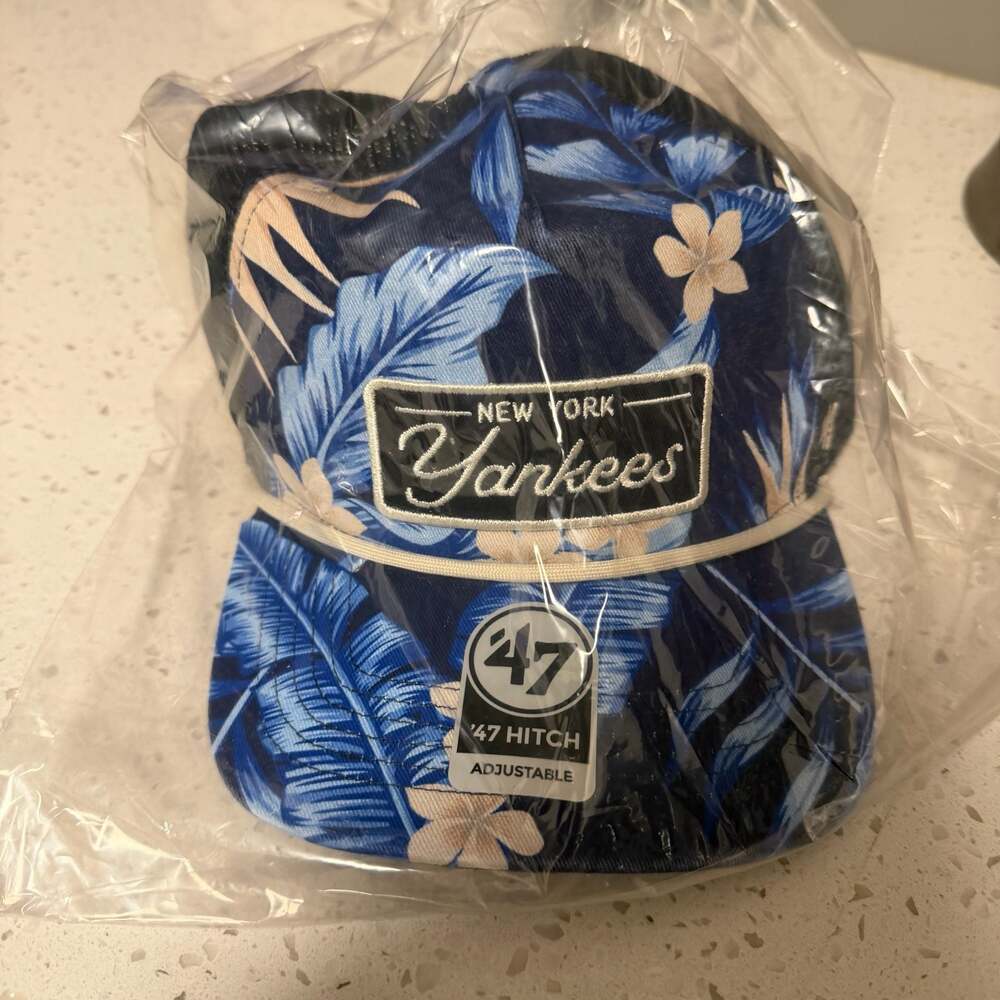 47 Brand New York Yankees Tropicalia Patch Hitch Adjustable Trucker Hat OSF Hawa - Picture 3 of 4